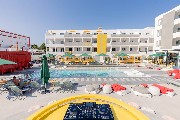 ryanslolas_03_pool area_0034.jpg